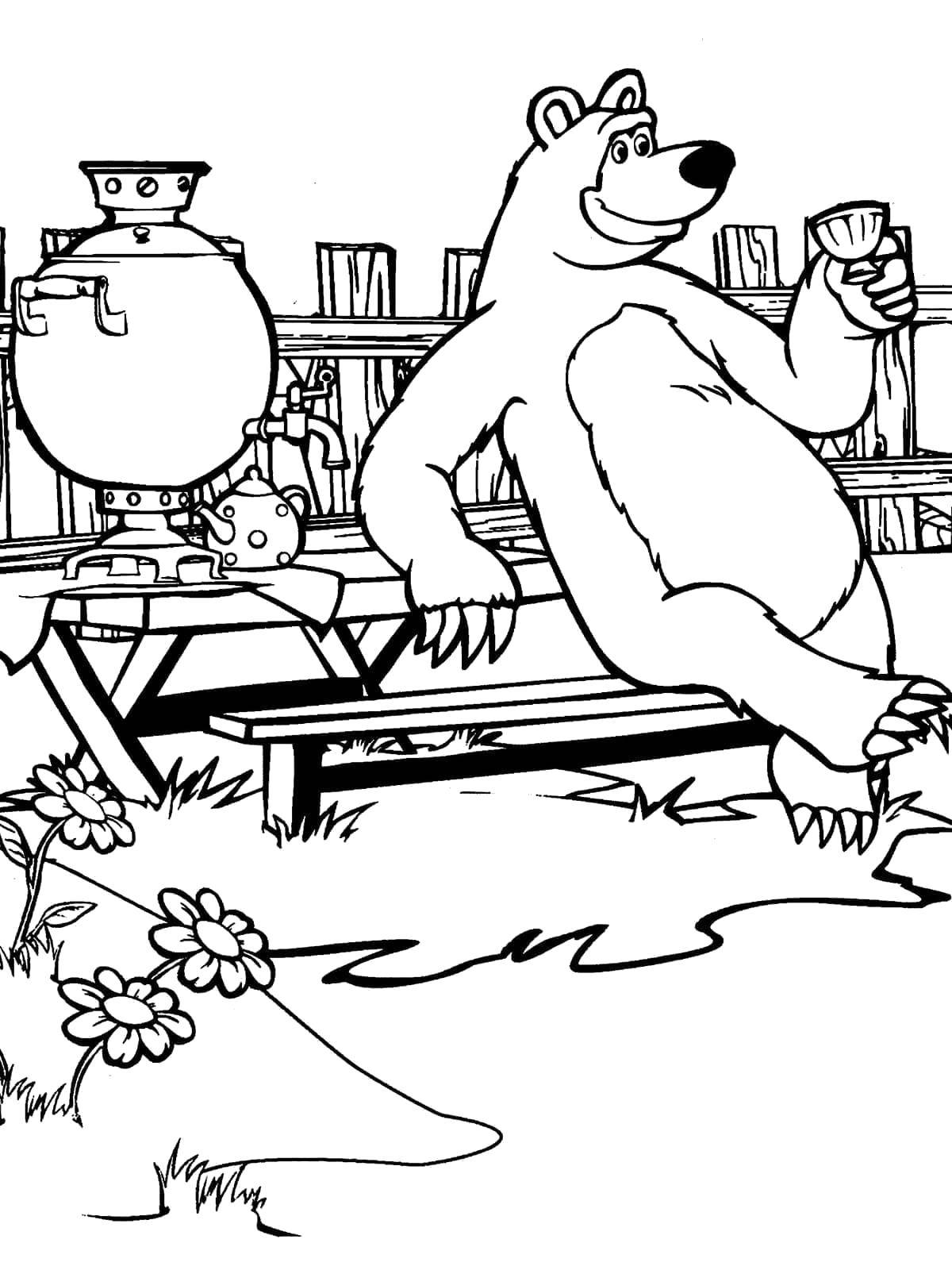 Раскраски для детей про озорную Машу из мультфильма Маша и медведь  Медведь пьет чай