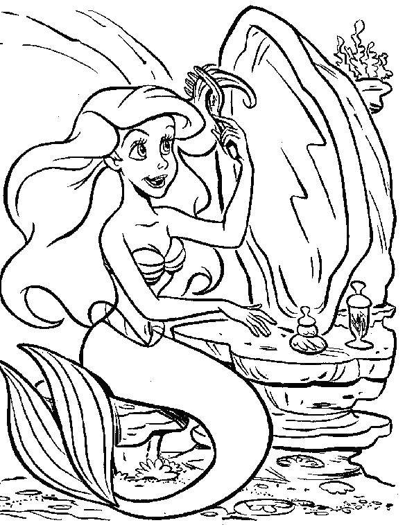 Раскраски по мультфильму русалочка для девочек  Ариэль прихорашивается перед зеркалом