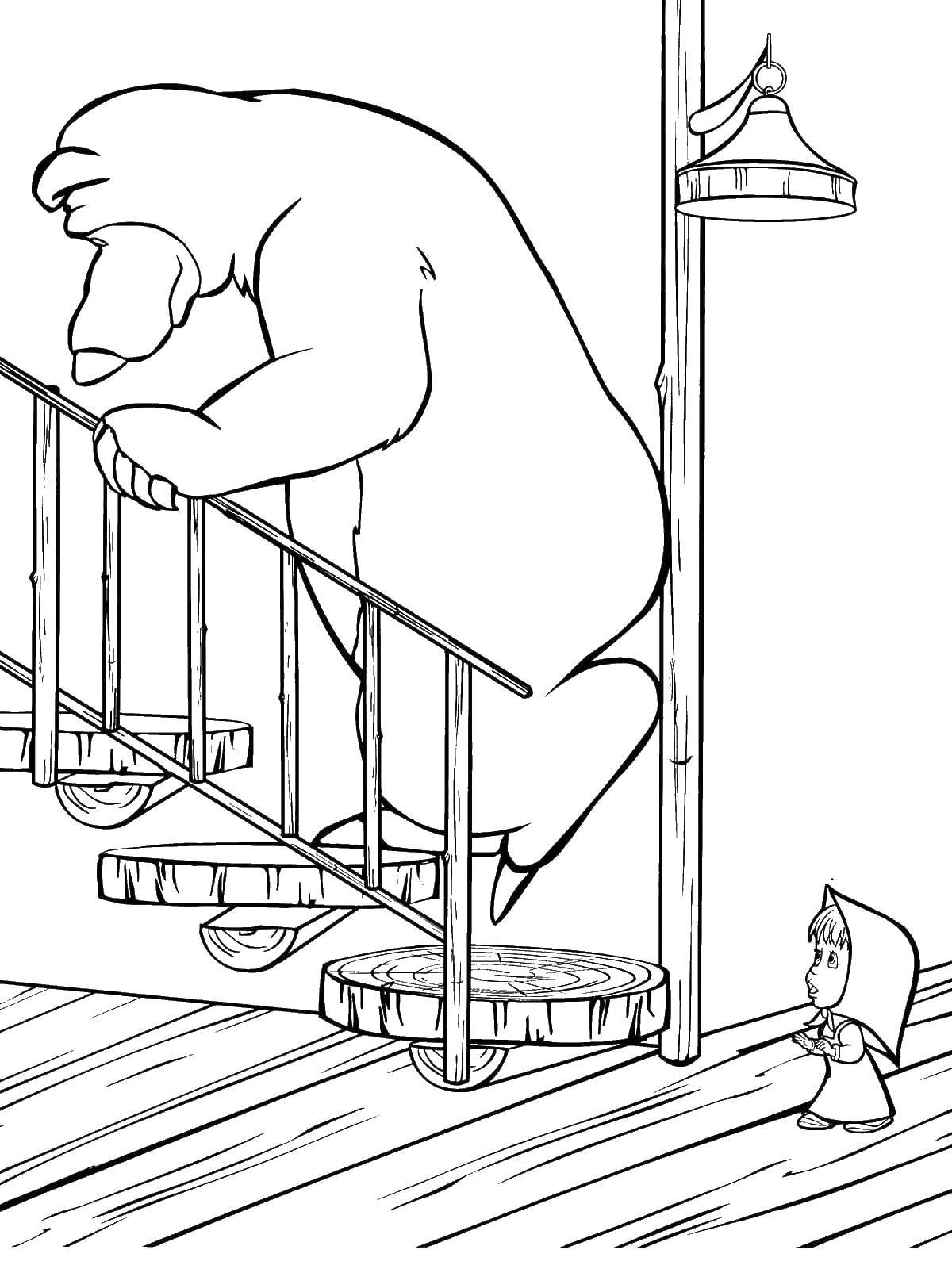 Раскраски для детей про озорную Машу из мультфильма Маша и медведь  Миша поднимается по лестнице