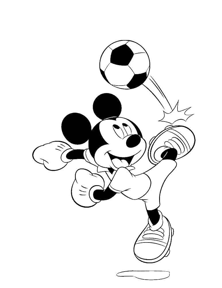 Раскраски с микки маусом для самых маленьких  Микки играет в футбол