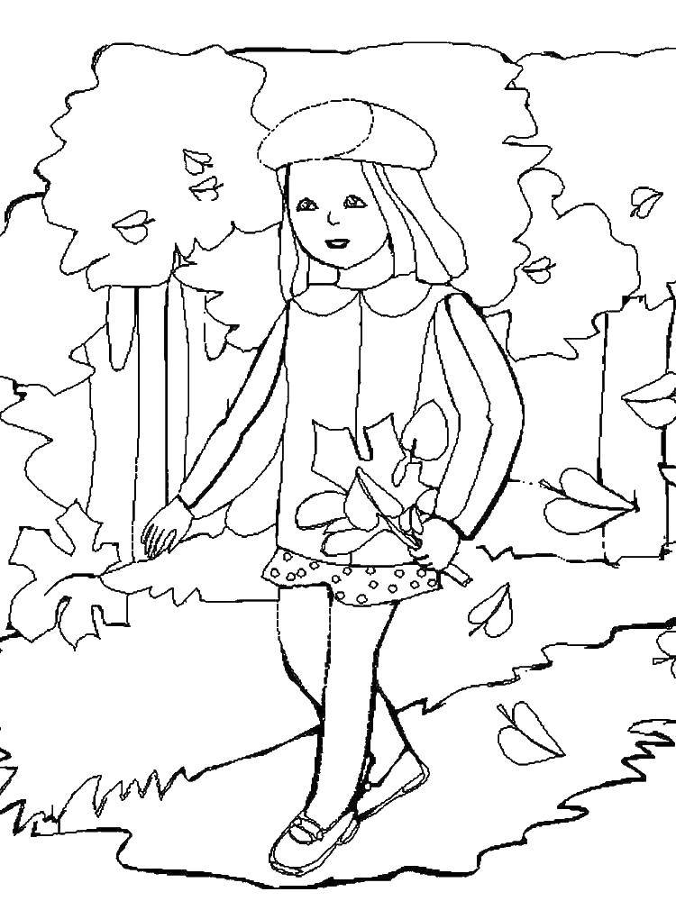  Девочка собирает листья