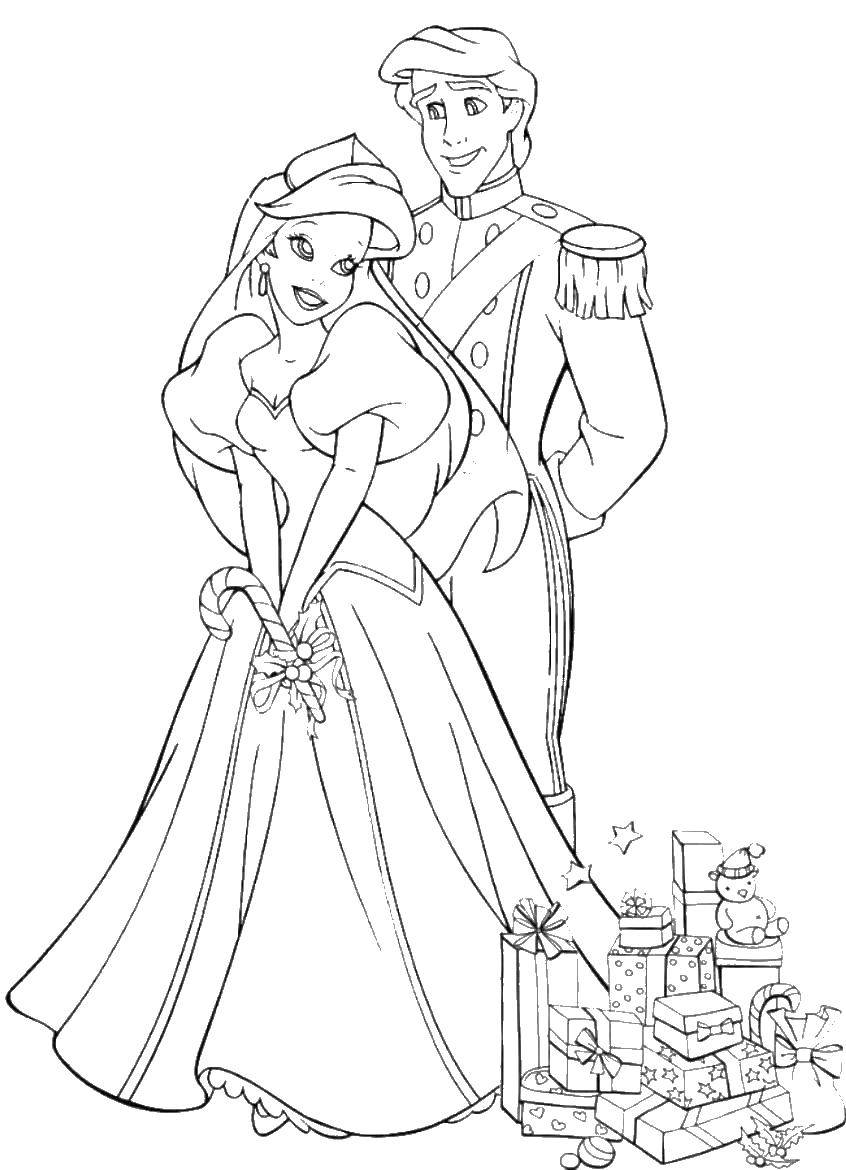 Раскраски по мультфильму русалочка для девочек  Принцесса ариэль с принцем эриком на новый год с подарками