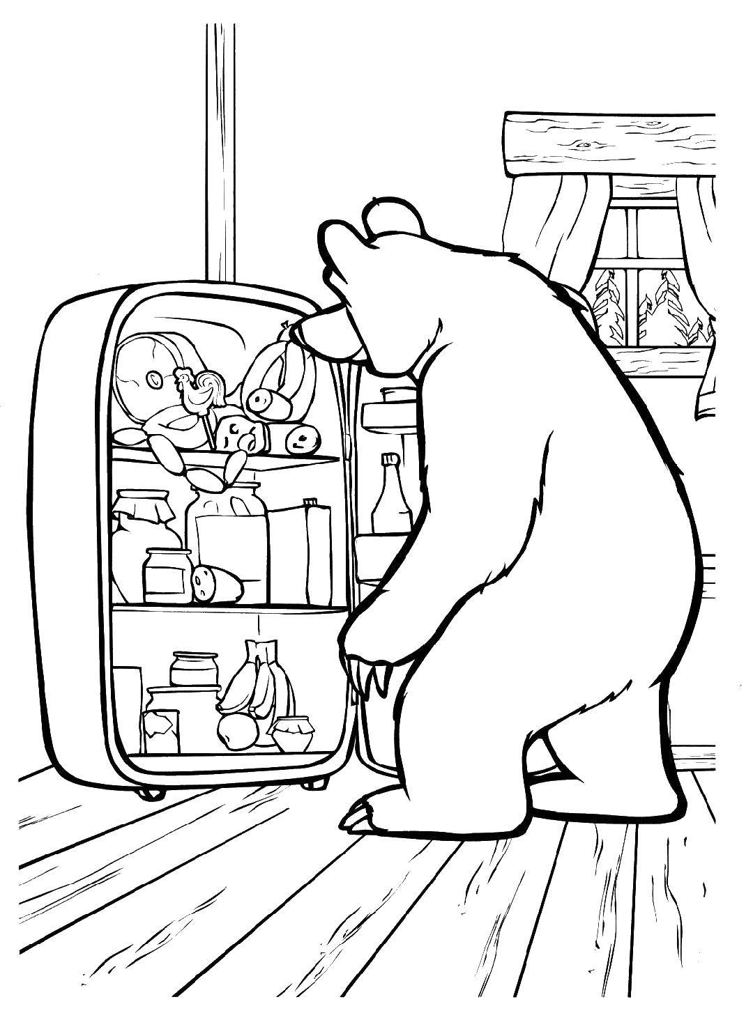  Медведь заглядывает в холодильник