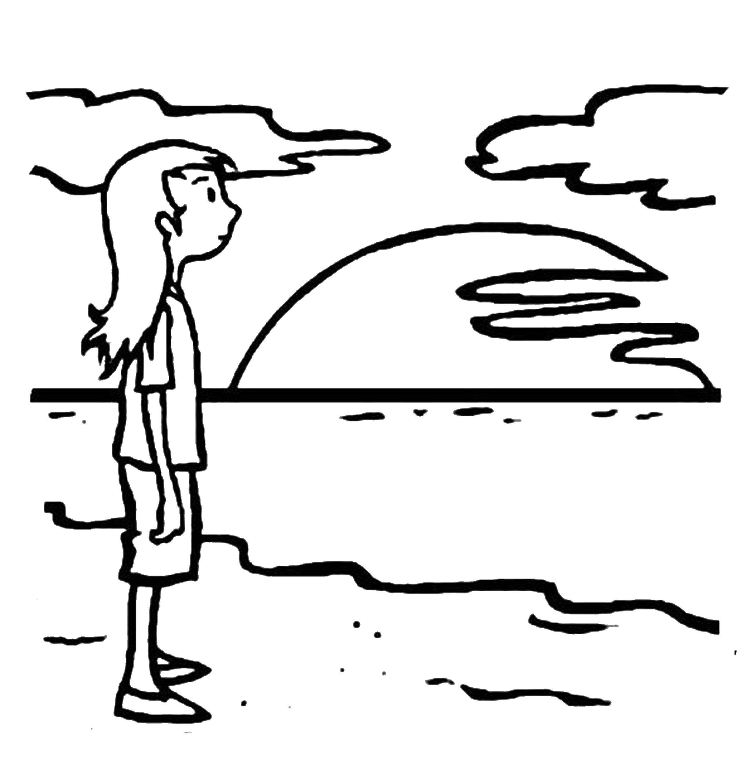  Девушка на берегу во время заката