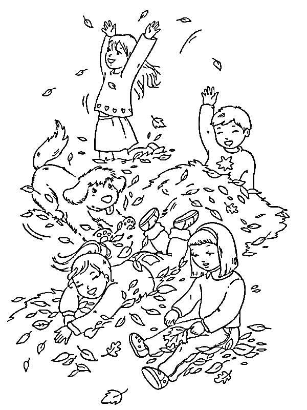  Дети и собачка играются в листве
